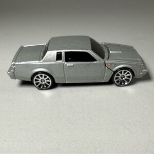 Hot Wheels 1987 Buick Grand National Die-Cast 1:64